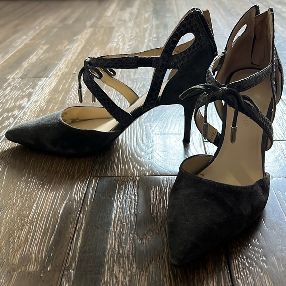 Ivanka Trump Grey Suede Heels. Zipper Back. Size 5. - Picture 2 of 2
